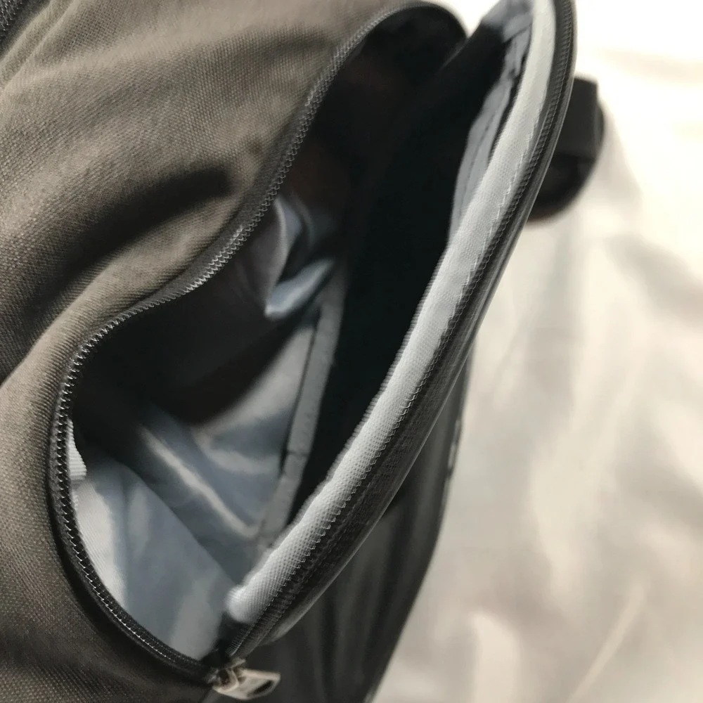 Under Armour‎ Storm Black Duffle Bag Shoulder Strap Handles Zip Close 18
